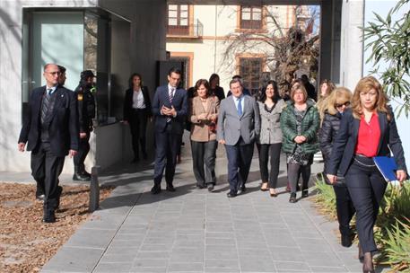 15/01/2019. Carmen Calvo en Granada. La vicepresidenta del Gobierno, Carmen Calvo, junto al alcalde de Granada, Francisco Cuenca, y otras au...